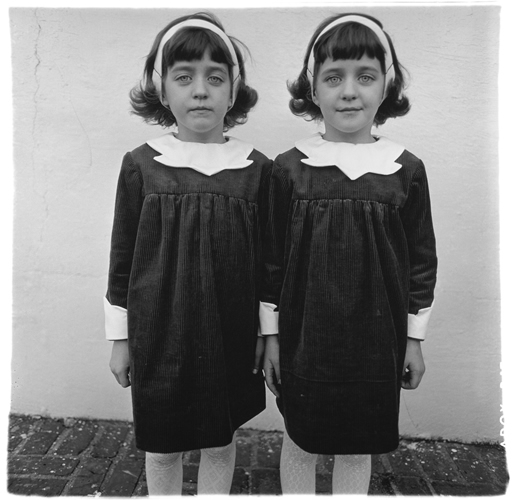 Identical twins (Diane Arbus)
